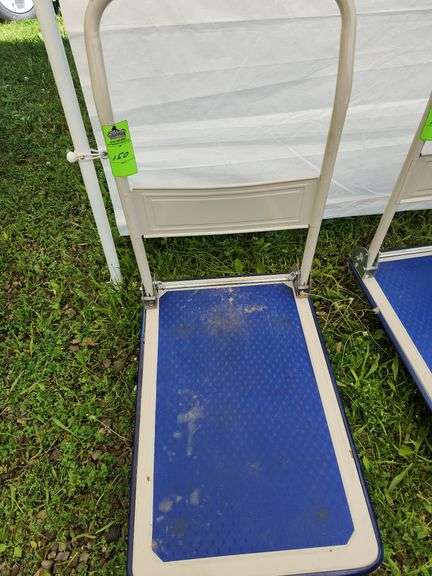 Folding handle food dolly