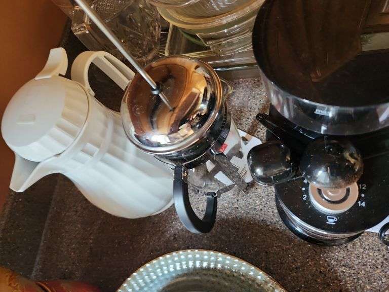 Coffee grinder, french press, kraft