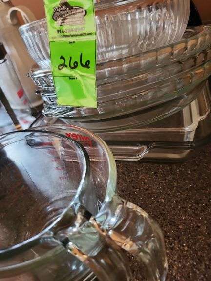 Pyrex baking and measuring