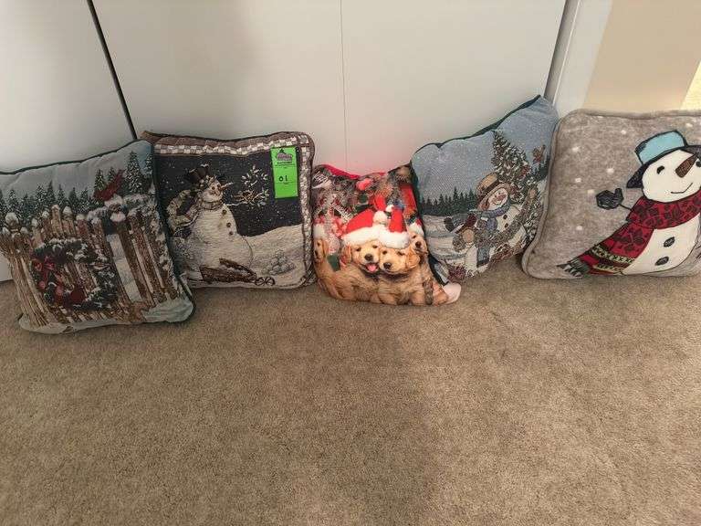 Winter throw pillows five total