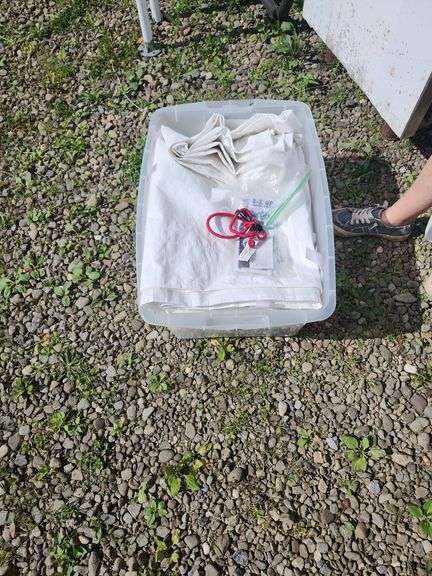 Easy up tent with sides
