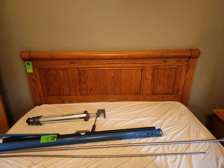 Oak bed Queen mattress and frame Very good condition
