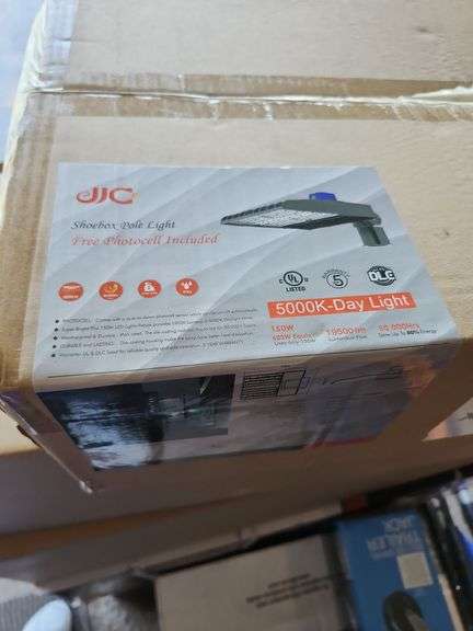 Shoebox pole light LED quantity of two New