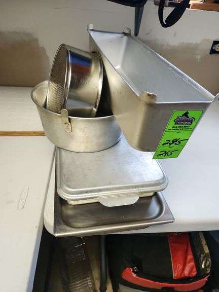 Baking pans