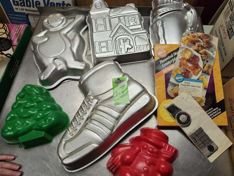 Cake pans
