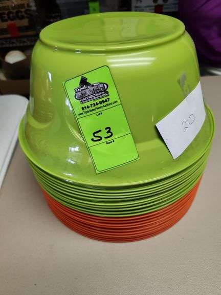 Plastic serving bowls quantity of 20