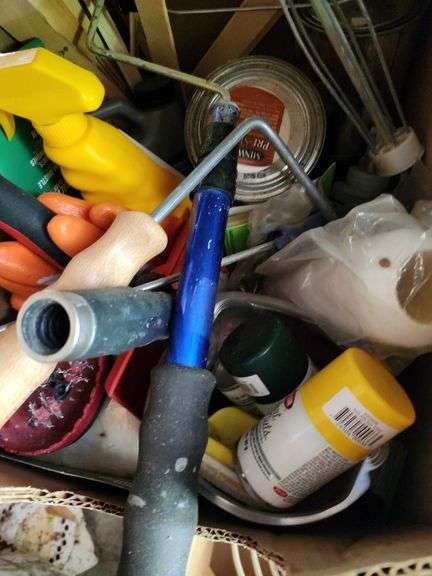 Miscellaneous painting supplies