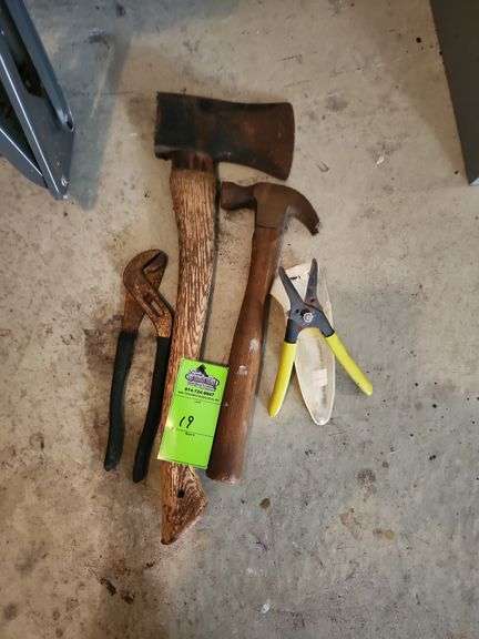 Hatchet pliers hammer cutters