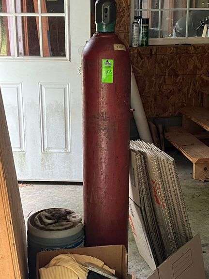 Acetylene tank