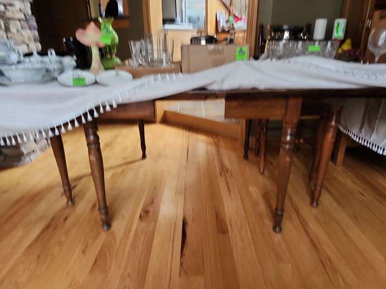 Table and 8 chairs No table contents