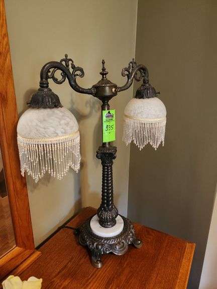 Antique style lamp