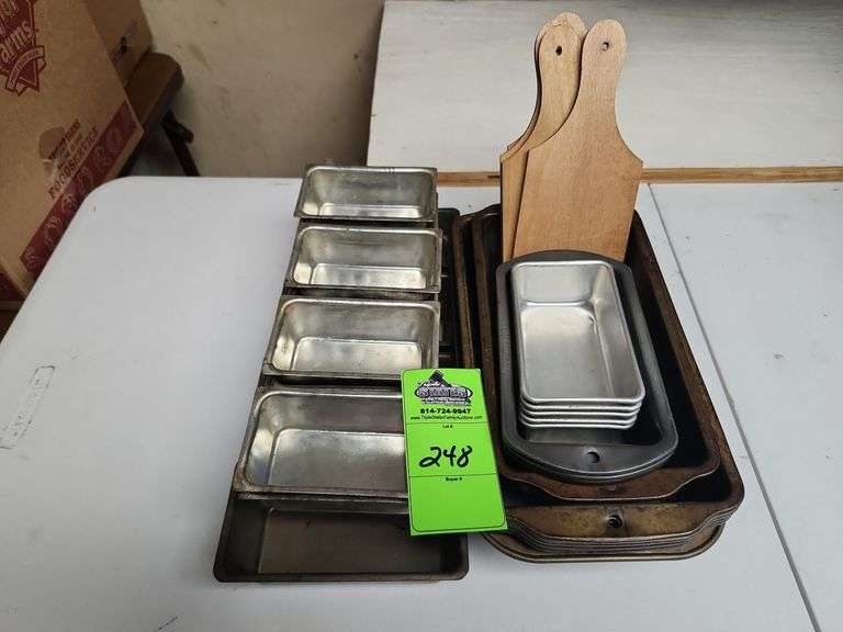 Bread pans