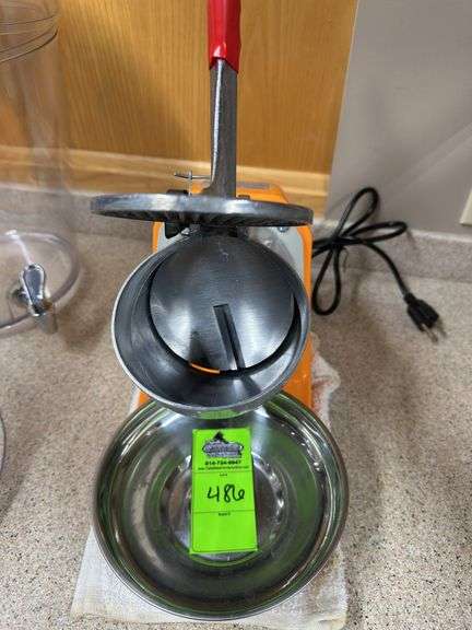 Electric ice shaver ￼