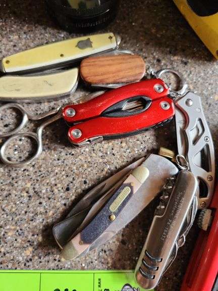 Knives, tape measures, flashlight