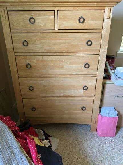 Chest of drawers, no contents