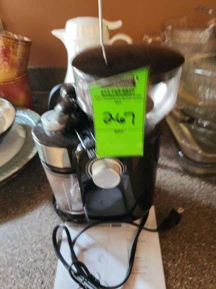 Coffee grinder, french press, kraft