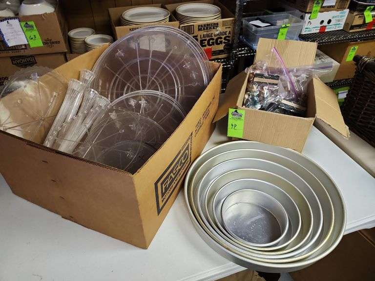 Cake pans cake separators Bridal people