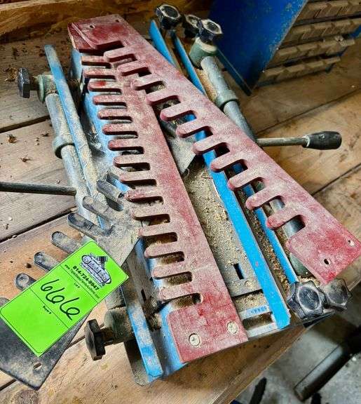 Woodworking bench