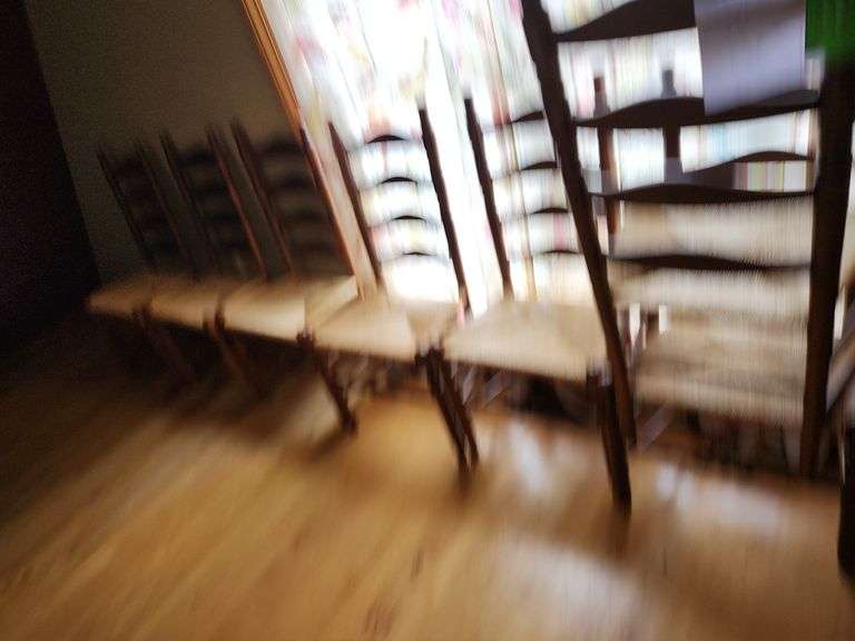 Table and 8 chairs No table contents