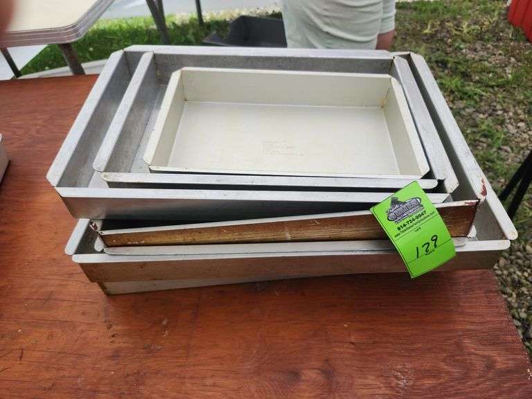 Cake pans