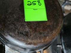 Cast iron skillet 8 inch in very good condition