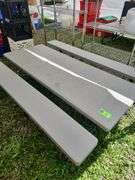 Picnic table