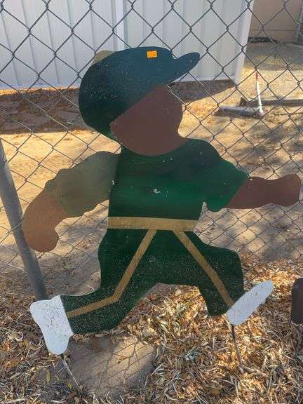 Metal yard sign image