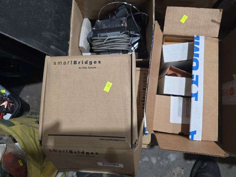 Miscellaneous electronics image