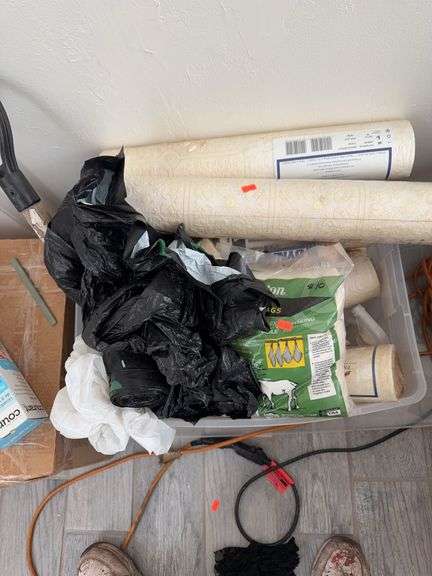 Box of wall paper image