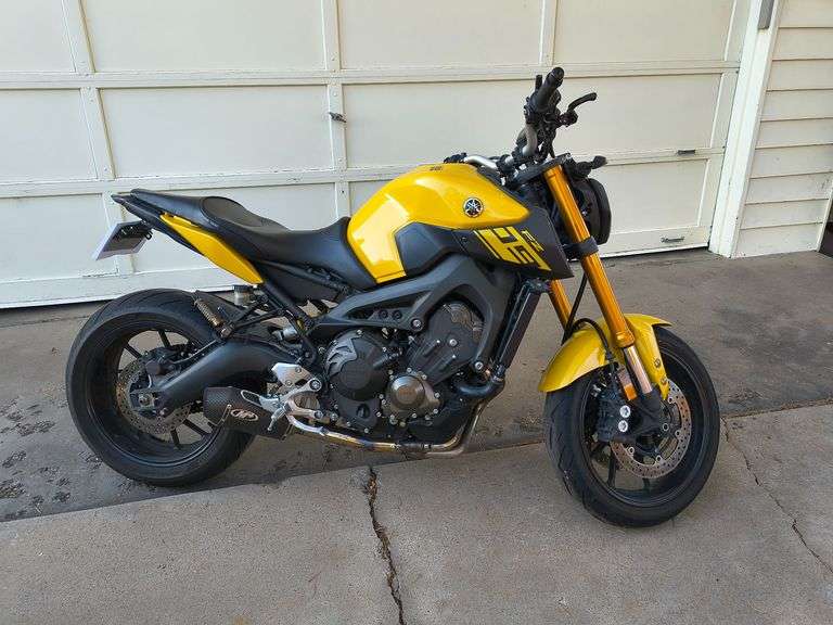 2015 YAMAHA FZO9 with M4 exhaust 16,802 miles had regular routine maintenance image