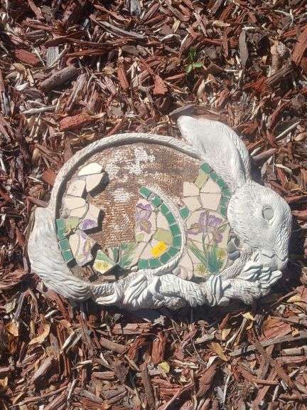 Rabbit stone yard decoration image