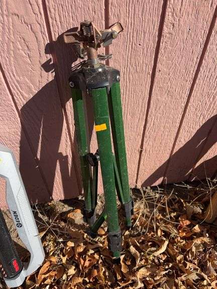 Standing sprinkler image