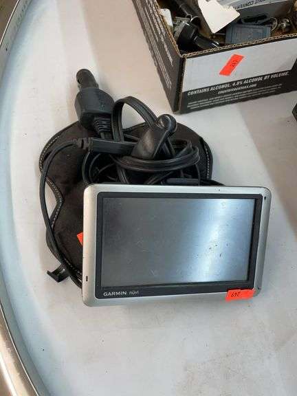 Garmin Novi with stand image