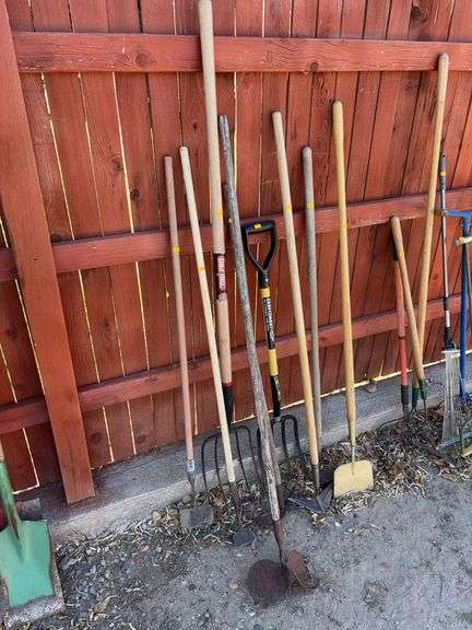 Miscellaneous yard tools image