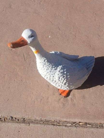 Duck stone yard decoration image