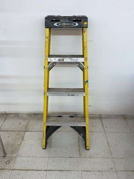 4 foot Werner ladder image