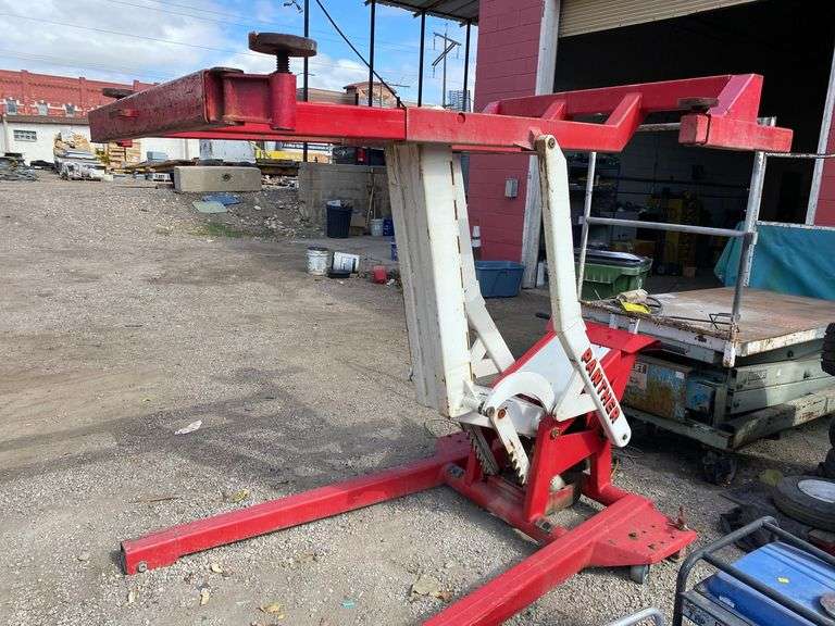 Panther portable car lift image
