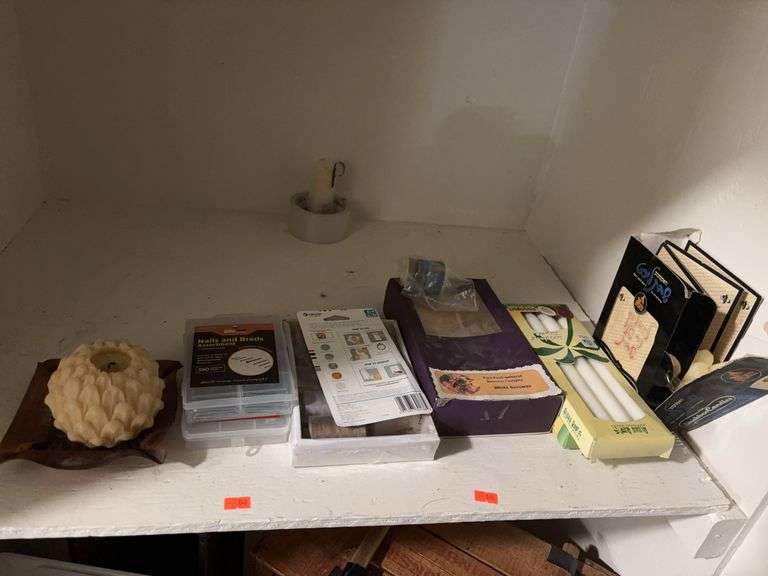 Miscellaneous housewares image