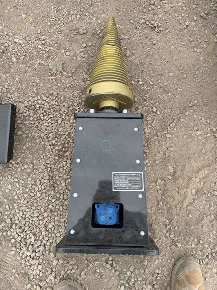 NON- Connected Wood splitter model NWS38 fits skid steer loader image