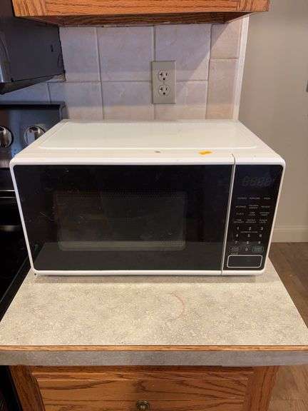 Countertop microwave image