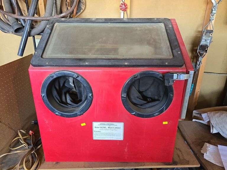 Consignment: Central Pneumatic Abrasive Blast Cabinet image