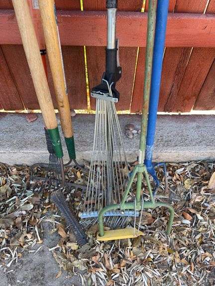 Miscellaneous yard tools image
