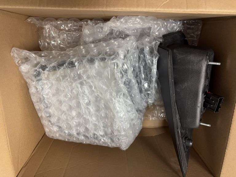 Vehicle passenger side mirror image