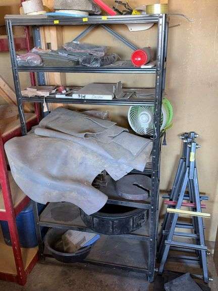 Consignment: Small metal shelf with contents image