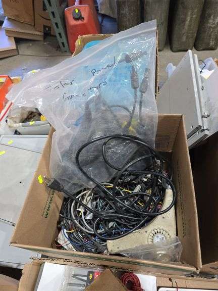 Solar Panel Connectors and Cable image