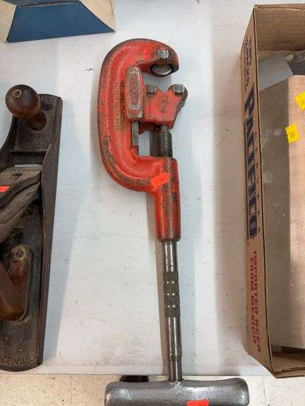 Ridgid pipe cutter image