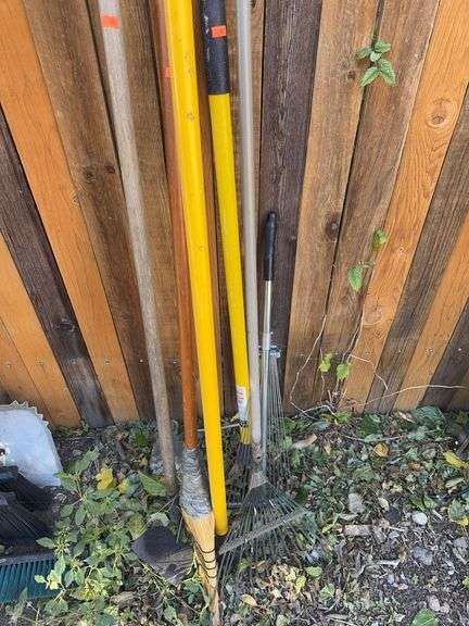 Rake, hoe, paint handle image