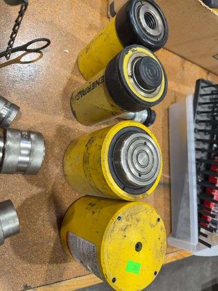 4 portable hydraulic cylinders image