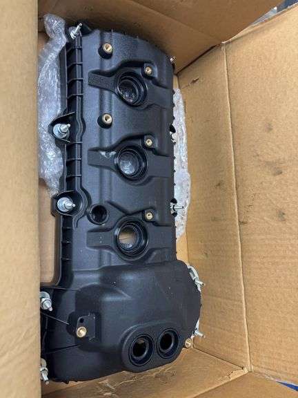 Engine valve cover image