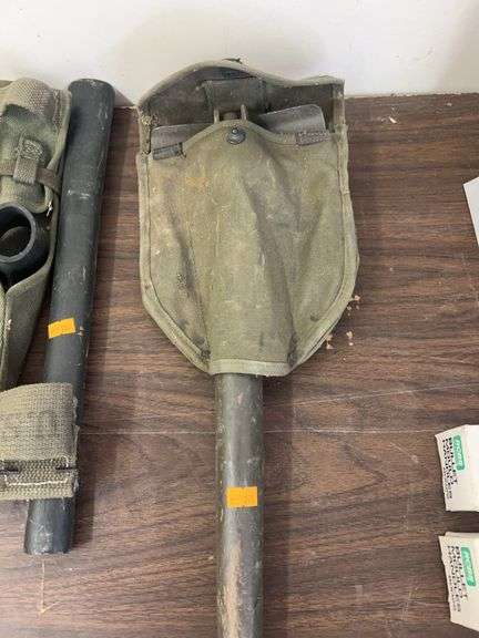 Folding shovel image